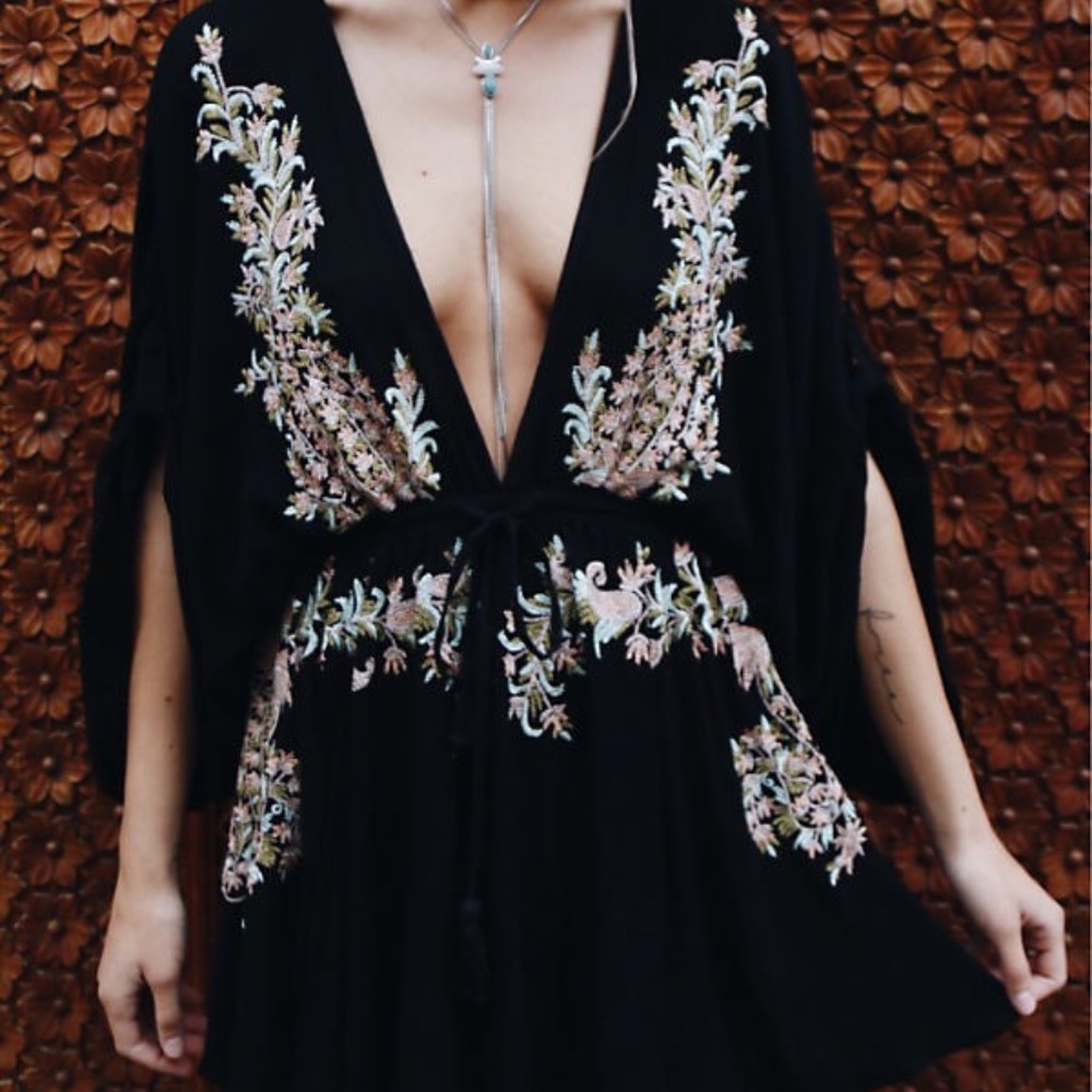 Boho plunging neck tassel embroidered floral Dress - Picture 9 of 16